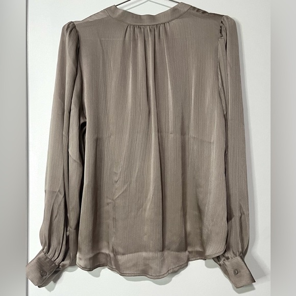 Banana Republic NWT Satin Shirred Neck Blouse in Beechwood - Picture 8 of 10